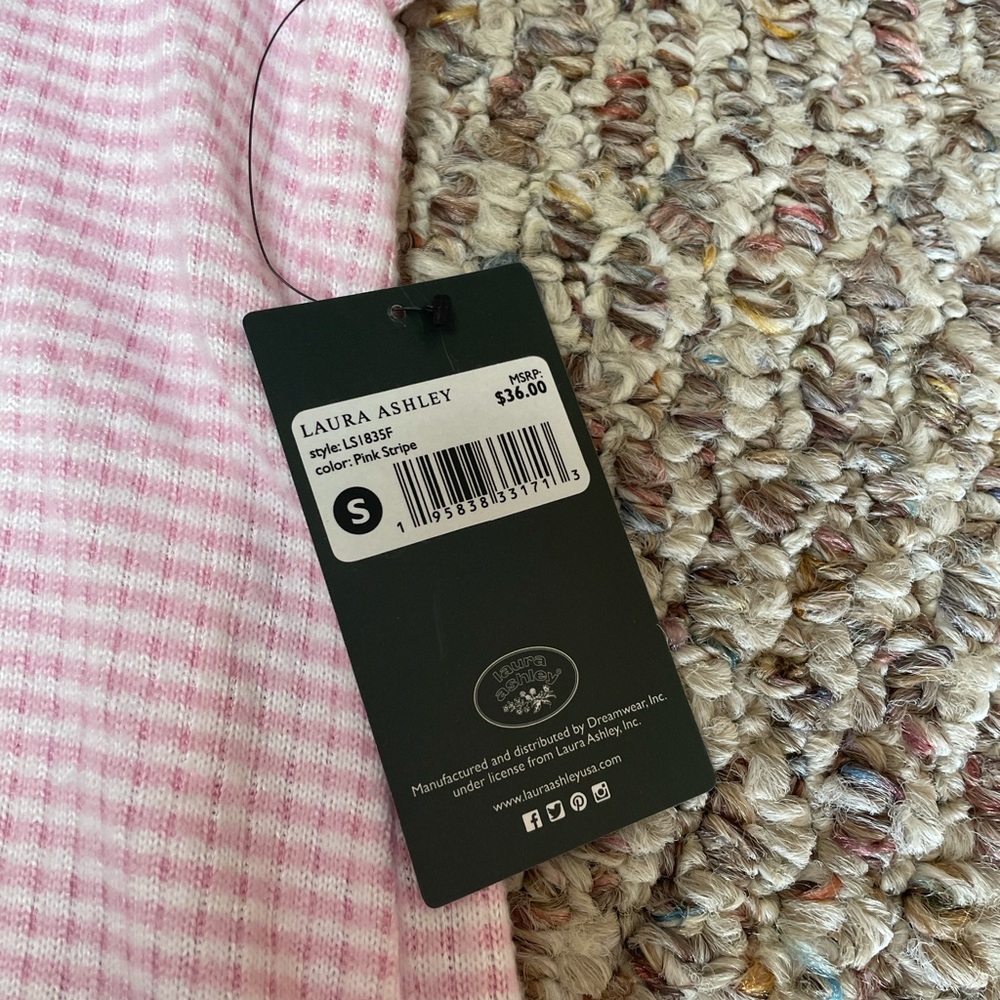 Laura Ashley Pajama Set - Picture 4 of 5